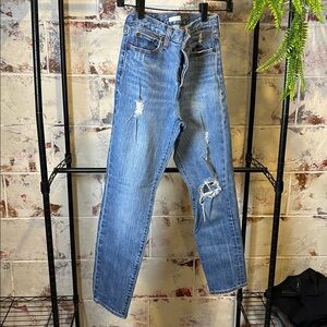 Levi’s distressed Wedgie Button fly